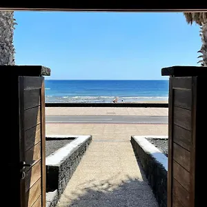 Villa La Casa De La Playa, Puerto del Carmen (Lanzarote)